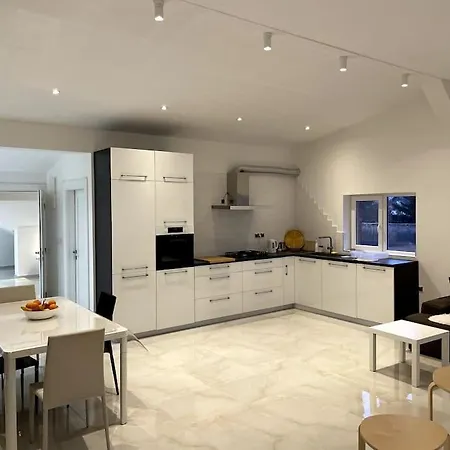 Lux House Olga Apartment *