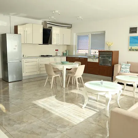 Lux House Olga ルマ