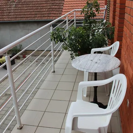 Lux House Olga Ruma