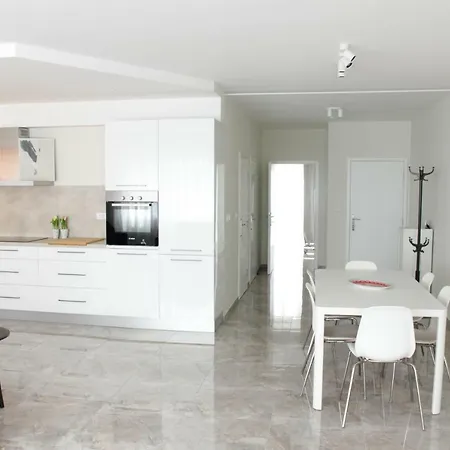 Lux House Olga Apartment